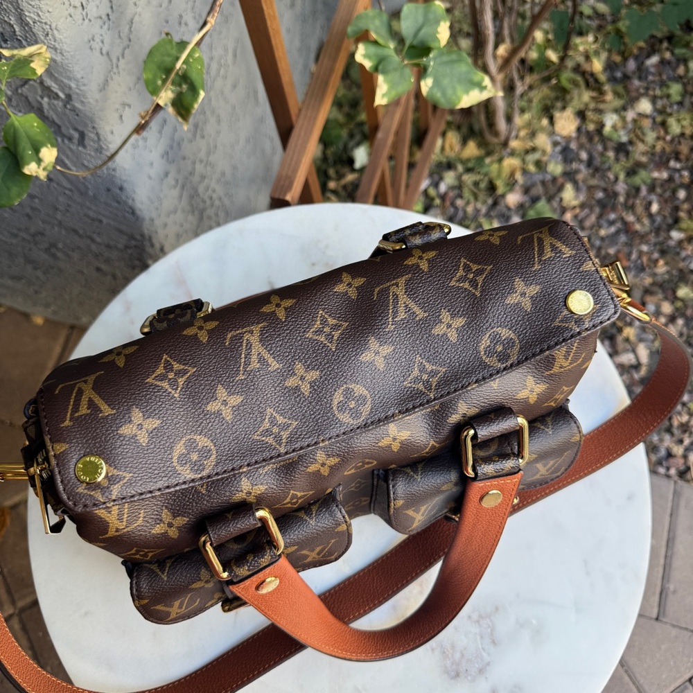 Louis Vuitton Monogram Manhattan NM - Picture 5 of 16